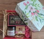 Kosz box zestaw prezentowy prezent Dzień Mamy Miód  herbata