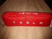 Apteczka samochodowa firmy Tesla 