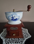 Stary młynek ceramiczny 