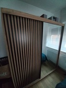 Używana szafa przesuwna z lustrem LAMELO 2 180 cm STAN IDEALNY