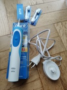 Szczoteczka elektryczna Oral-B Braun Vitality + 3 końcówki