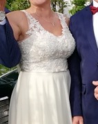 Sukienka ślubna skromna