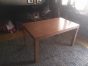 stół rozkładany w naturalnej okleinie dębowej w bardzo dobrym stanie