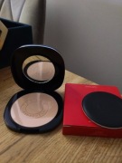 Puder prasowany The One Everlasting, Light Plus