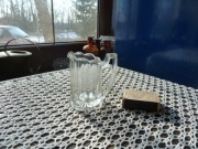 Przedwojenny piękny mlecznik z gubego szkła