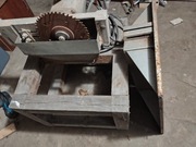 Krajzega piła stojąca z silniekiem na siłę