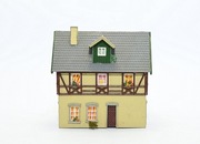 VERO budynek z drewnianą przybudówką 1:120 TT