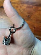 Brelok srebrny tłok samochodowy wysoka jakość,  dla kierowcy, motoryzacja