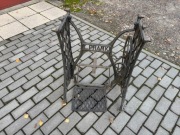Żeliwna podstawa maszyny do szycia L. Frank - pod stolik / biurko