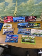 Zestaw kolekcjonerskich modeli ciężarówek reklamowych – 11 sztuk