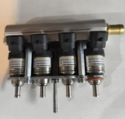 HANA 2001 A+ - NIEBIESKIE 4cyl. Listwa wtryskowa SM nowa