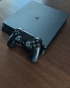 PS4 slim konsola + pad 