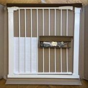 Baby Dan rozporowa bramka ochronna Perfect Close