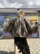 Kurtka z balonowymi rękawami żakardowa 