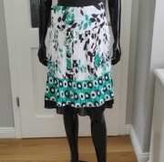 Zwiewna spódnica z plisami oryginalny print idealna na wiosnę/lato 