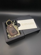 Skórzany rzemieślniczy brelok do kluczy z czipem zbliżeniowym NFC handmade