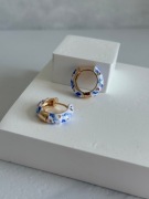 Kółka ręcznie malowane niebiesko biała emalia Zezu jewelry