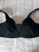 BONPRIX; MIĘKKI 95%BAWEŁNY;ODCIĄŻAJĄCY RAMIONA; BEZ FISZBIN ;42Ex95F 