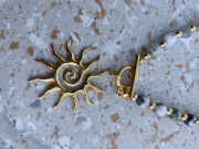 Naszyjnik z agatu drzewnego z zawieszką Słońce handmade 