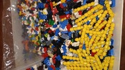 Lego mix figureki akcesoria uszkodzone głowy torsy nogi legoland 0,75 kg