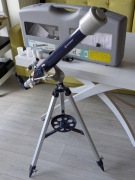 Prawdziwy Teleskop Bresser Junior  AC 60/700 Junior AZ walizka