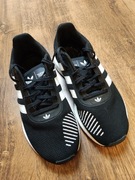 Chłopięce adidasy 40