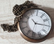 Stary zegarek kieszonkowy Scherlock Holmes z dewizką