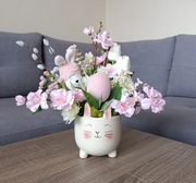 Stroik na Wielkanoc z pisanką i zajączkiem. Dekoracja wielkanocna. Ozdoba 