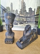 Drewniane figurki egipskie – Popiersie Nefertiti i Sfinks – komplet