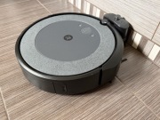 iRobot Roomba i5, stacja ładowania i modułem mopującym
