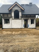 Dom w budowie w surowym stanie 