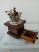 Stary młynek do kawy Prl