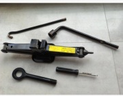 Lewarek podnośnik samochodowy 