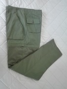 Wygodne i funkcjonalne spodnie z odpinanymi nogawkami.