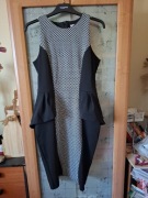 Sukienka z baskinką