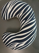 Poduszka rogal do karmienia 