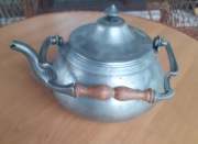 Czajnik cynowy z puncą