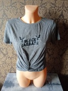 szara koszulka z nadrukiem black sabbath