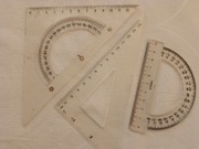 Przybory szkolne geometryczne