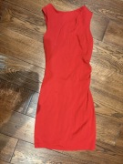 Sukienka etui czerwona Mango