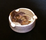 Śliczna, stara - z krakelurą, ceramiczna mała POPIELNICZKA 