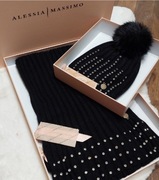 Elegancki zestaw czapka z pomponem i szal Alessia Massimo kolor czarny  