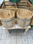 Ozdobne drewniane beczki 