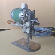 Nóż pionowy krawiecki