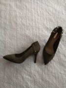 Zamszowe rockowe eleganckie buty szpilki z ćwiekami Bestelle 40