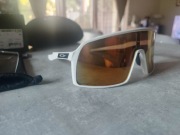 Oakley Sutro dwie soczewki photochrom+prizm