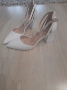 ŚLICZNE biale czółenka ! Jak nowe !