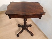 Zabytkowy niciak, stoliczek stolik drewniany