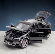 Model 1:24 Lamborghini Urus SUV (Czarny)
