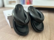 Klapki damskie Gino Rossi, skórzane japonki, rozmiar 40